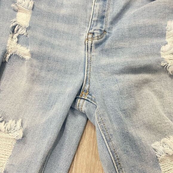 Wax Jean Junior’s Light Wash Super Distressed High Rise Skinny Denim Jeans 7/28 - Picture 3 of 12